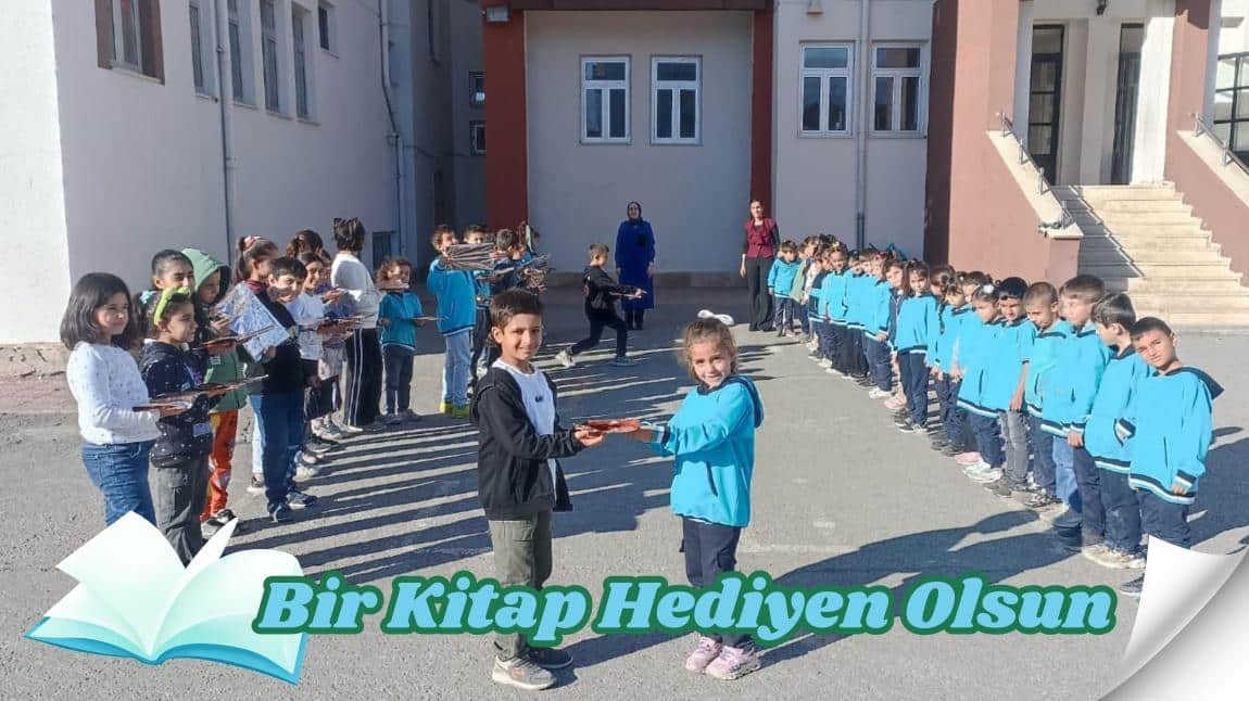 ''Bir Kitap Hediyen Olsun'' Projesi Başladı